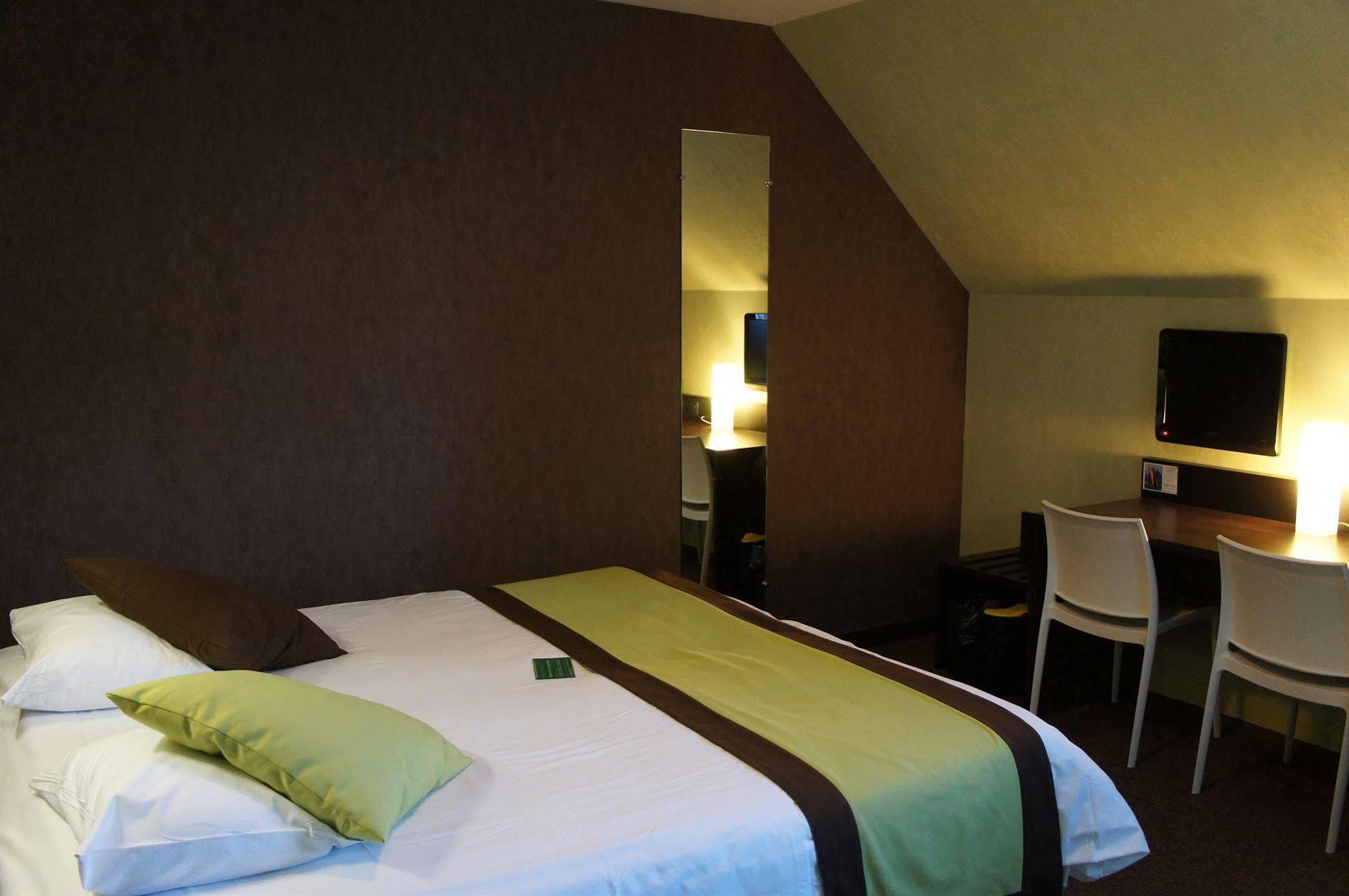 Logis Golfe Hotel Ванн Экстерьер фото