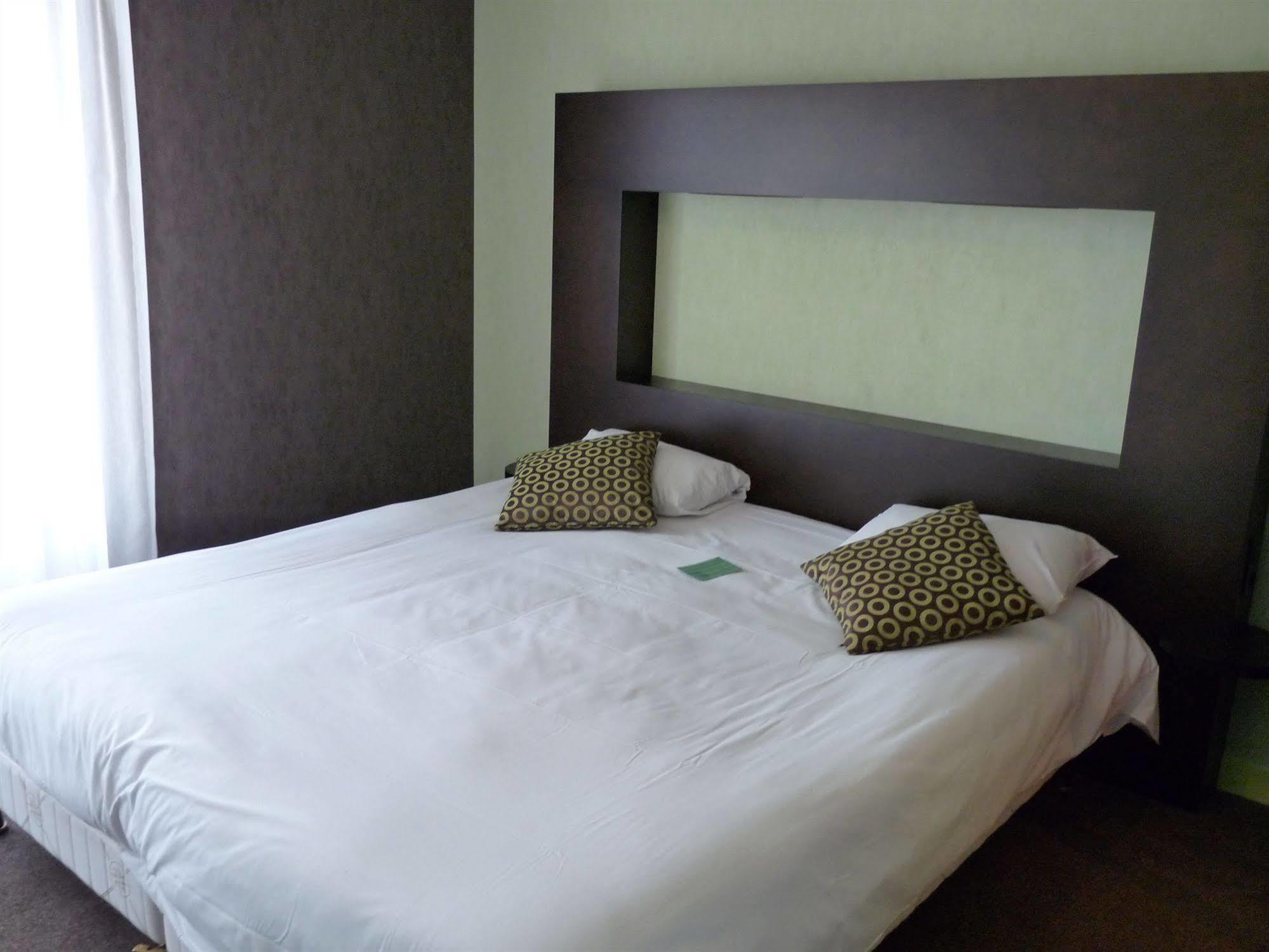 Logis Golfe Hotel Ванн Экстерьер фото